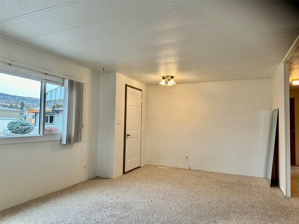 listing image 16519621295150694143
