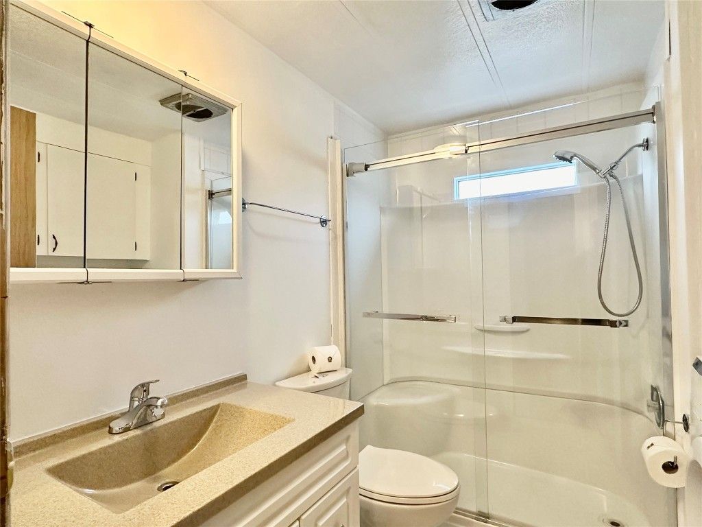 listing image 16519621295150694143