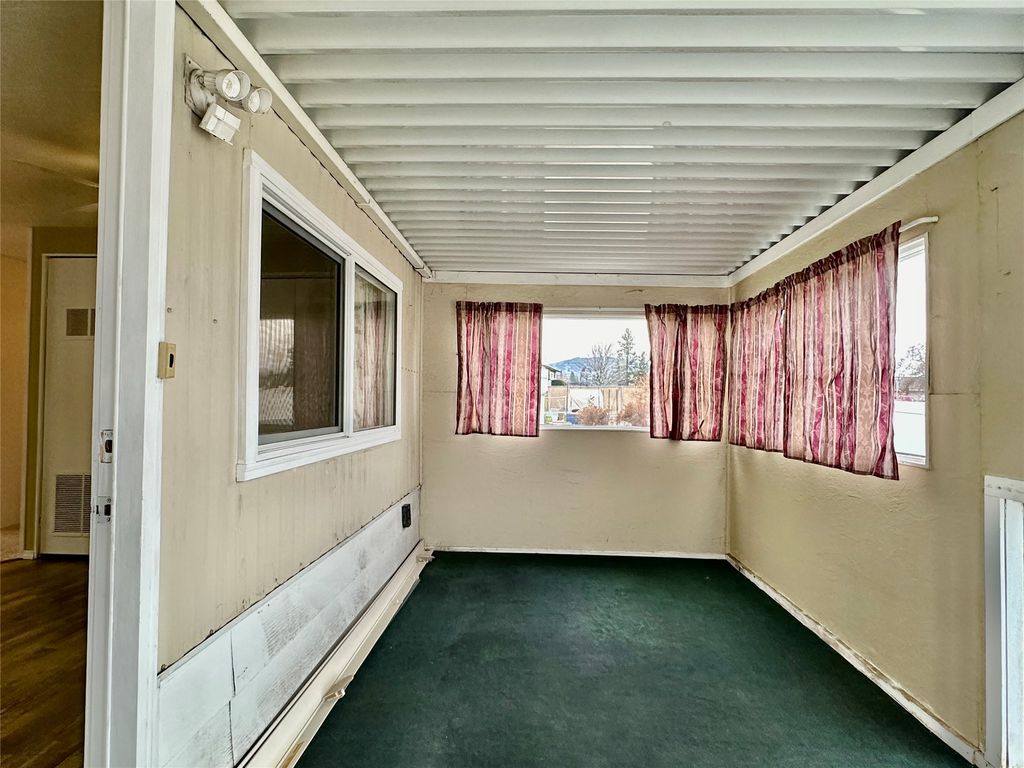 listing image 16511672523724585333