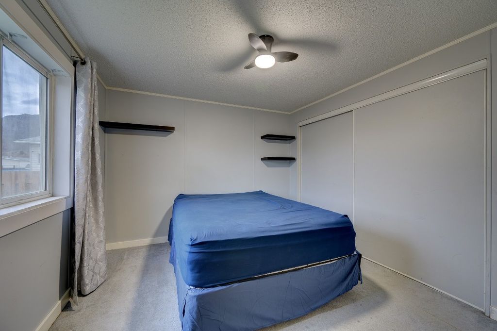 listing image 16515352573501629395