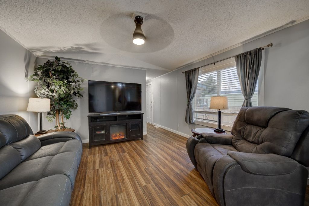 listing image 16516593096912248994