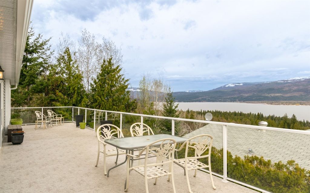 listing image 16517461334137771259