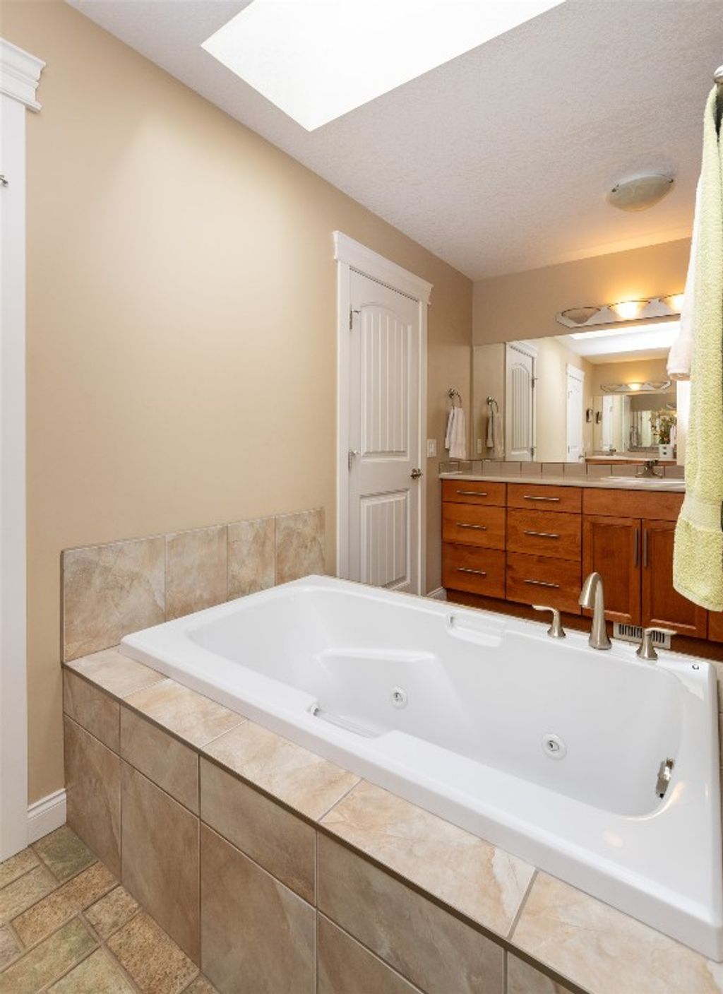 listing image 16512991857930091409