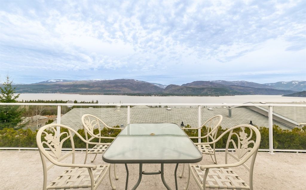 listing image 16513165176434813635