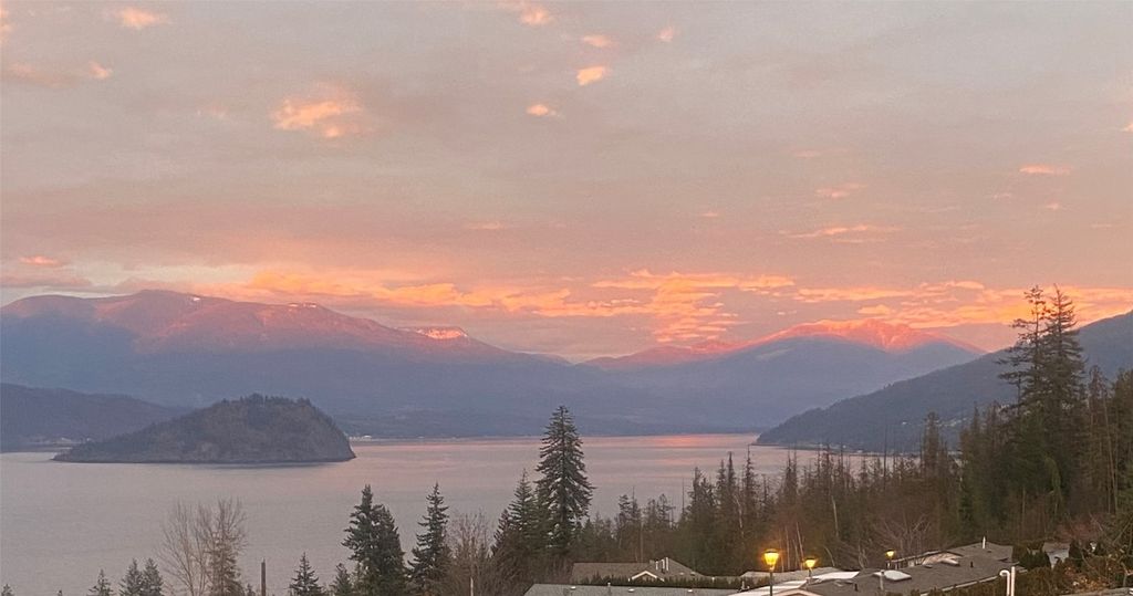 listing image 16513878613367429498