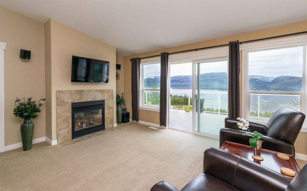 listing image 16518942861425206080