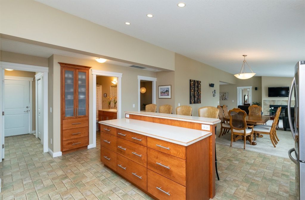 listing image 16519414884979757781