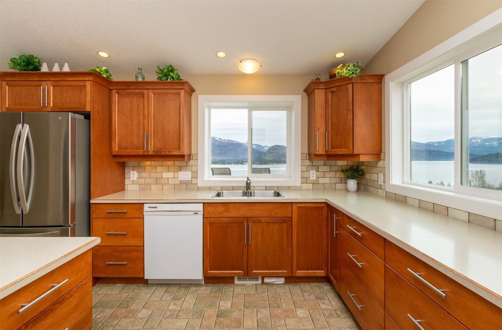 listing image 16519906638854644991