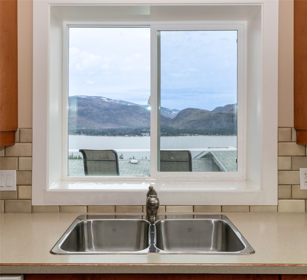 listing image 16515552666299740744