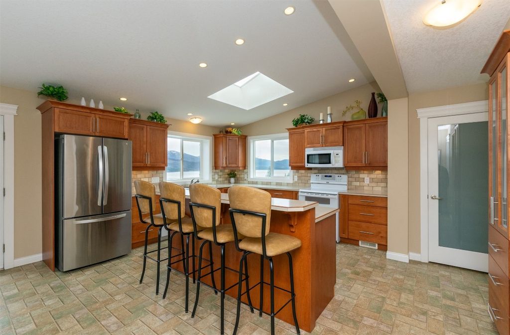 listing image 16512381781213688091