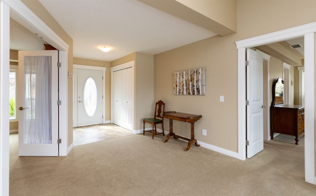 listing image 16514892583373240329