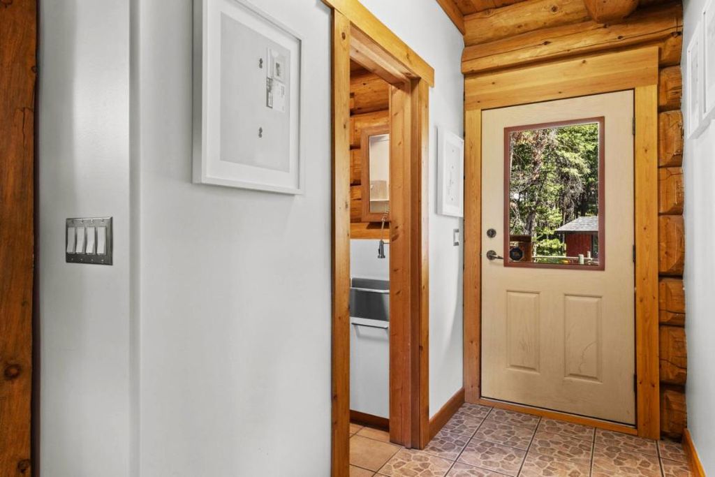 listing image 16512973100897171103