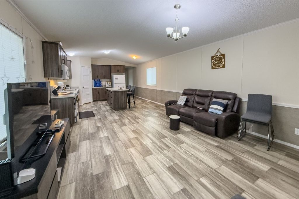 listing image 16511536954099071181