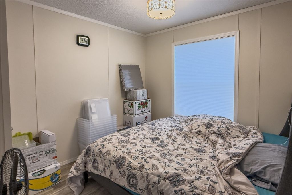 listing image 16518037881747010578