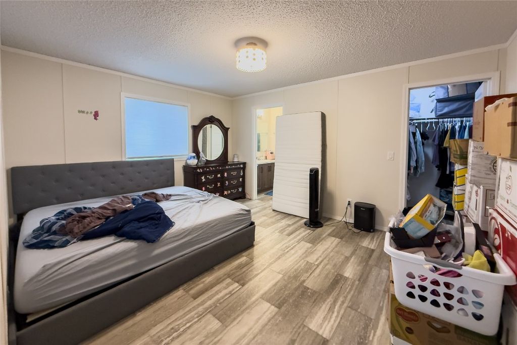 listing image 16518687257940962275