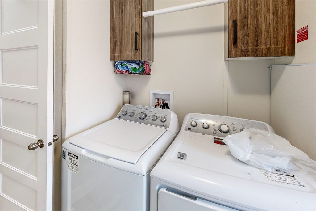 listing image 16519116757588905236