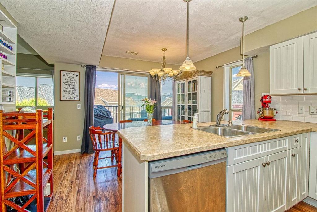 listing image 16511723215209924889