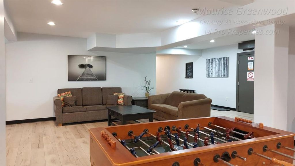 listing image 16514341502939945069