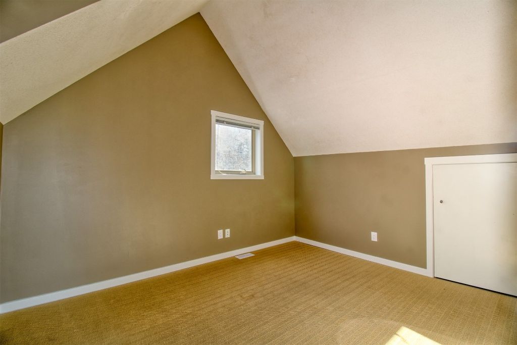 listing image 16512056186033293877