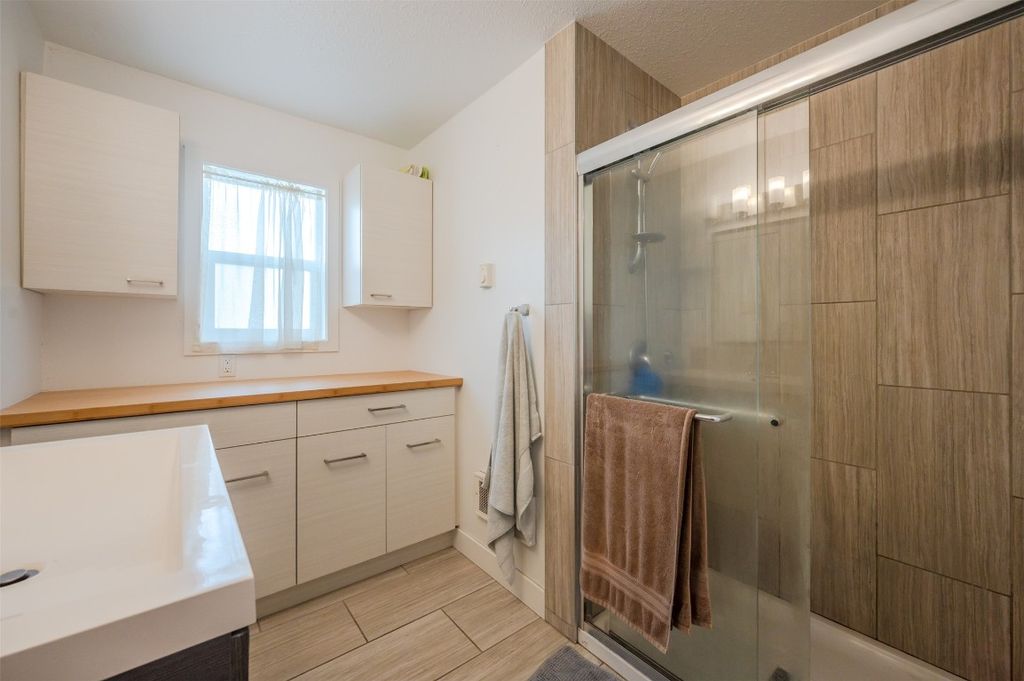 listing image 16517115447883817774