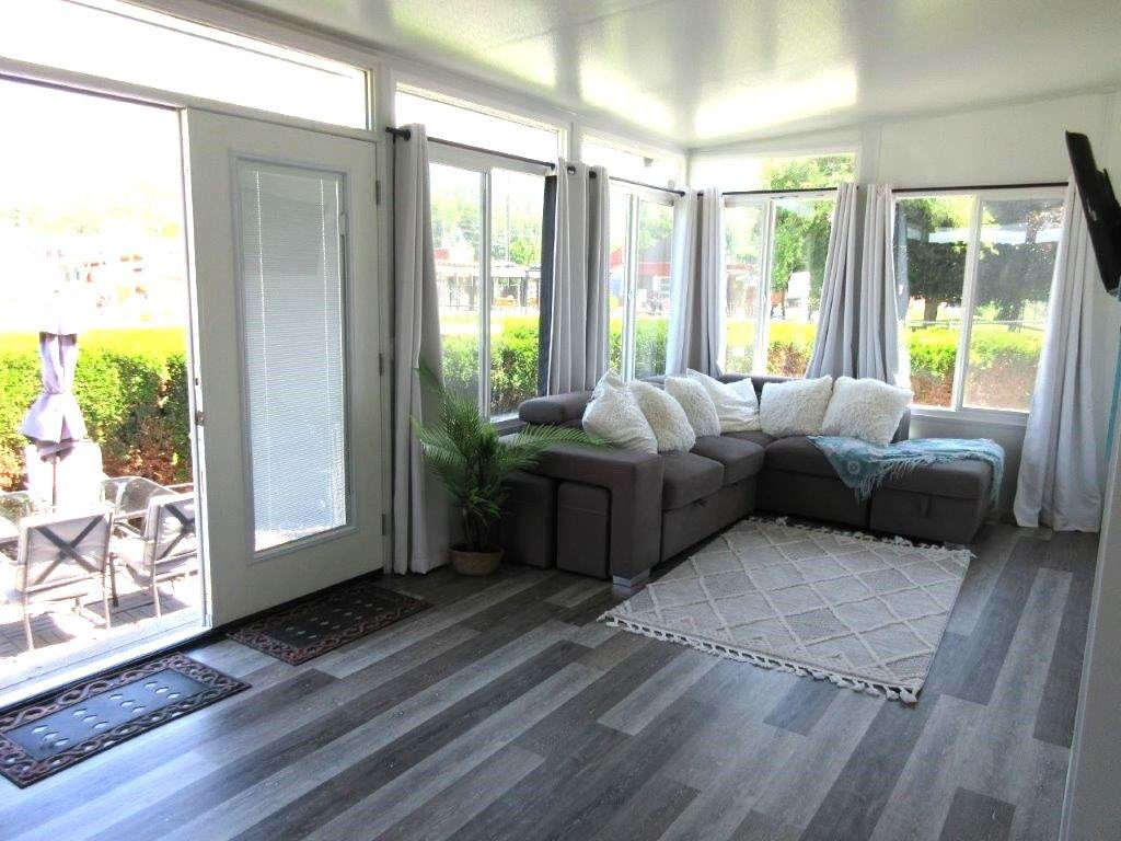 listing image 16515436385751798887