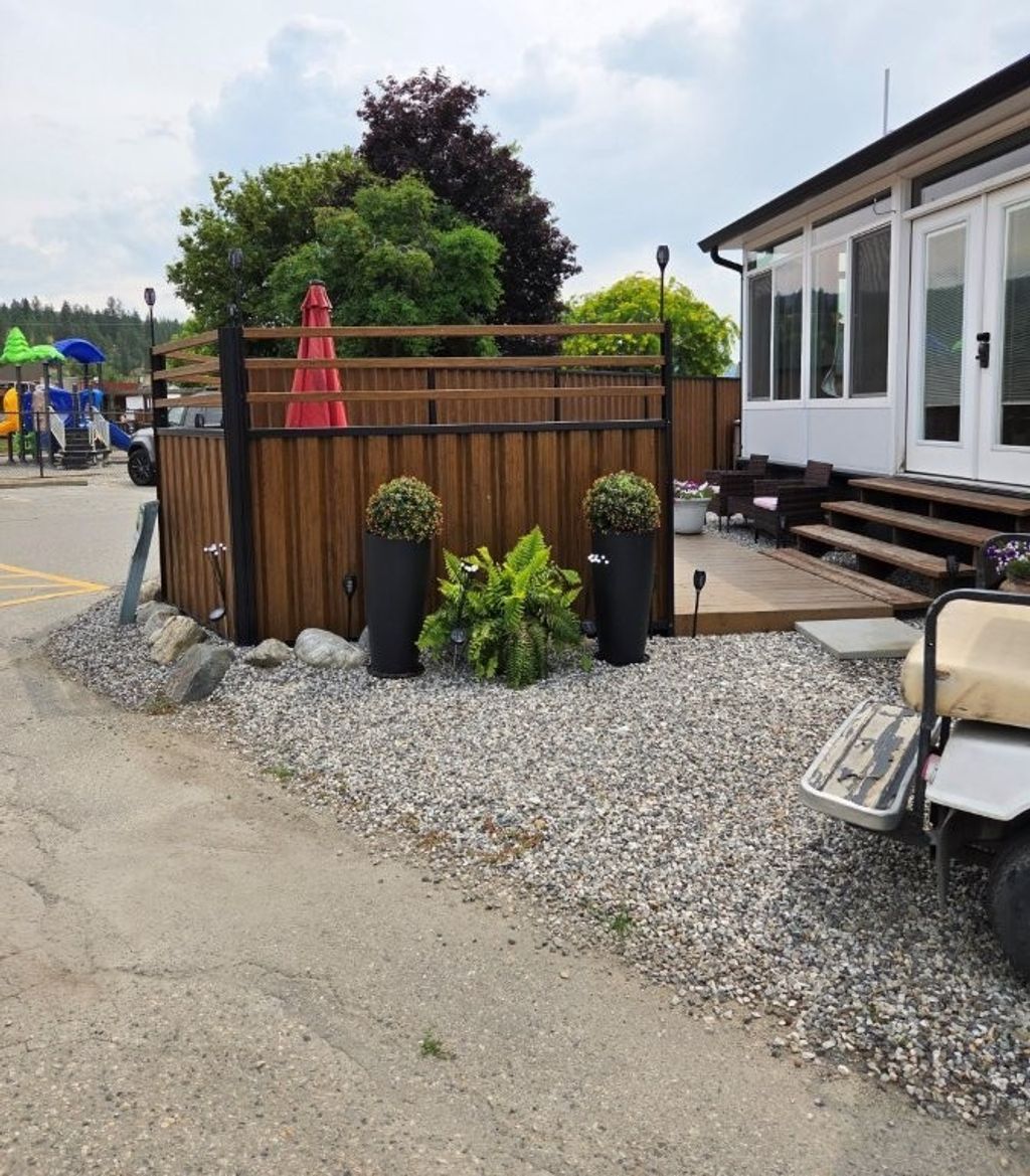 listing image 16513666484743929836