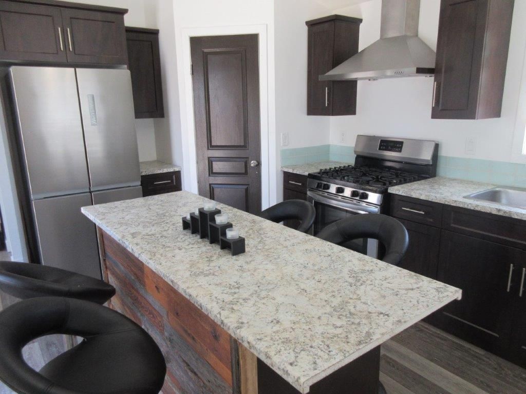 listing image 16515375106061248978