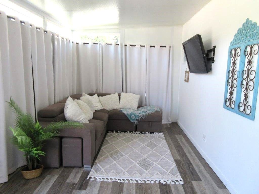 listing image 16518629740862737313