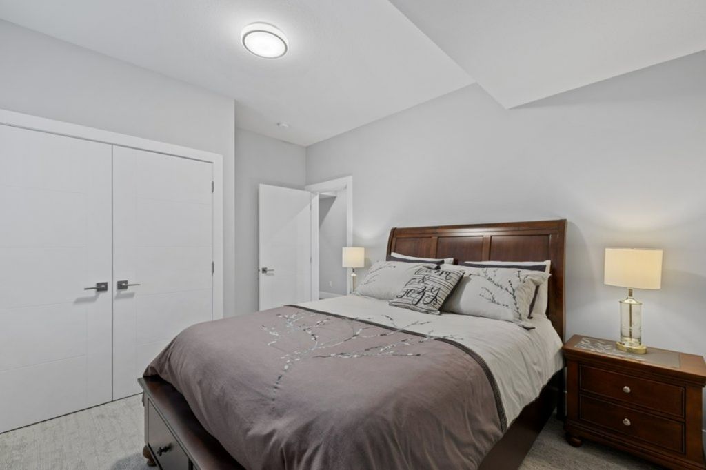 listing image 16511184153669414526