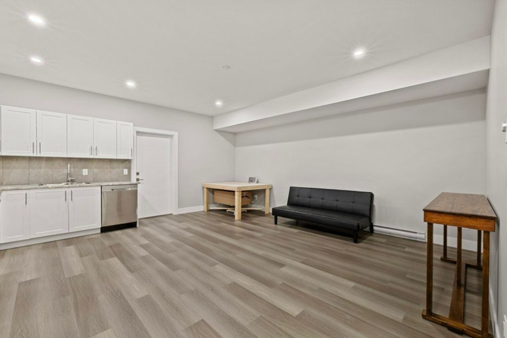listing image 16511061884032680313