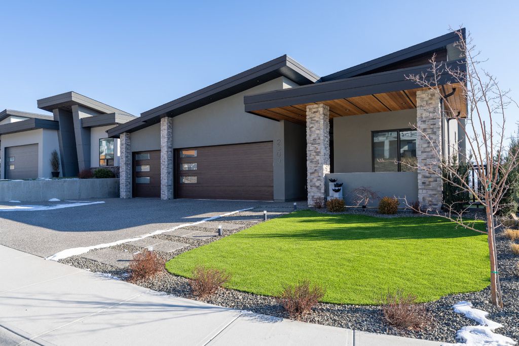 listing image 16515535514153736848