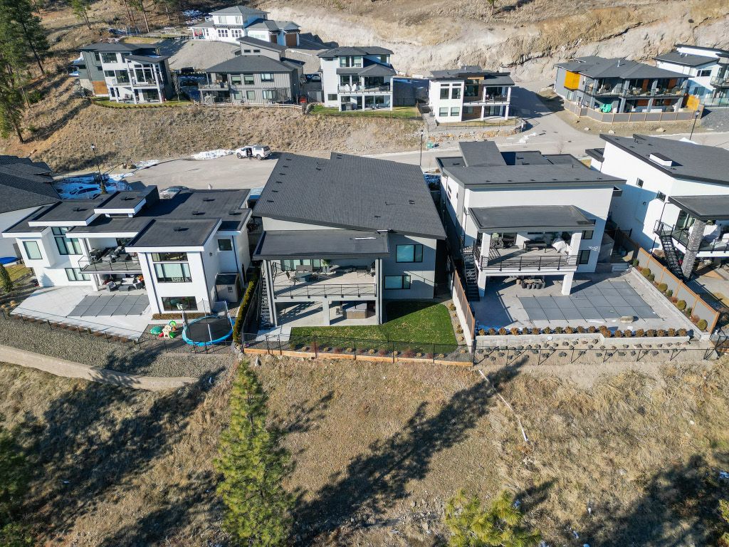 listing image 16516663570203512994