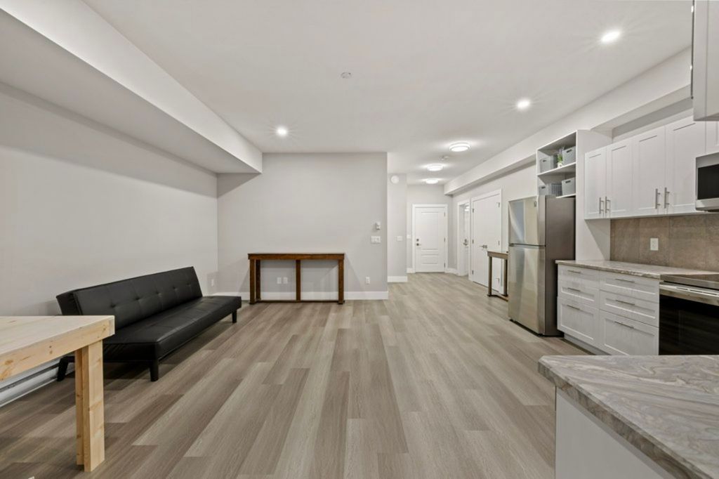 listing image 16513278059222273477