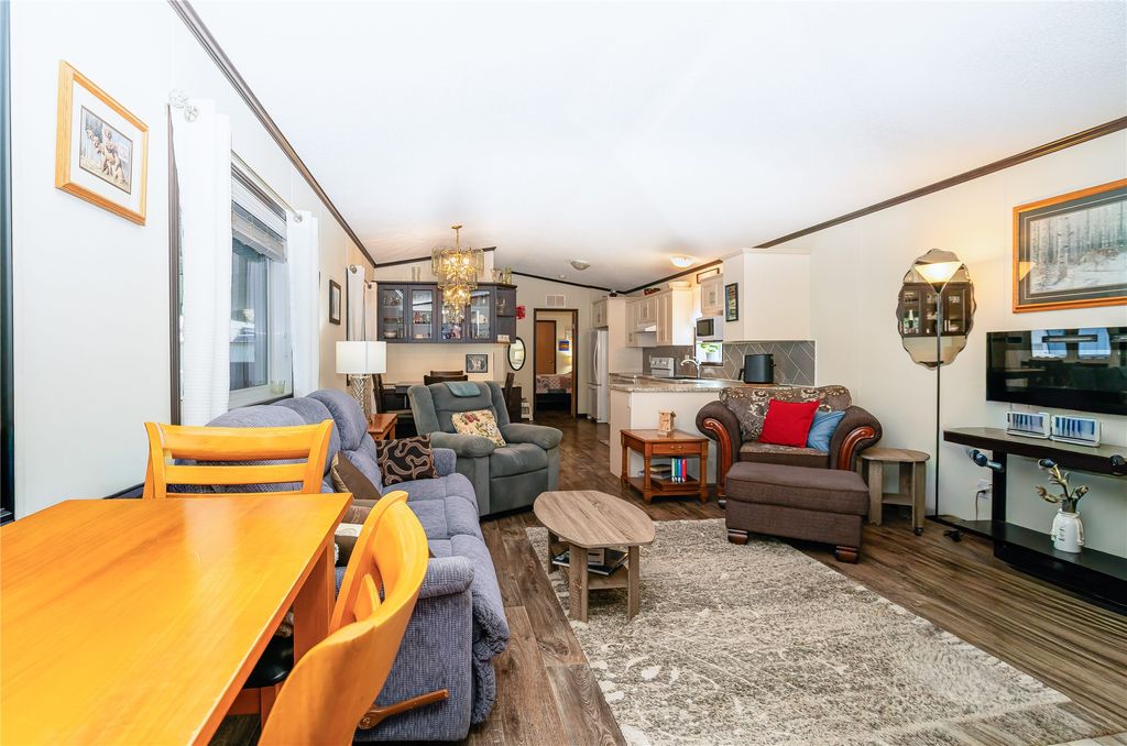 listing image 16518968315870171455