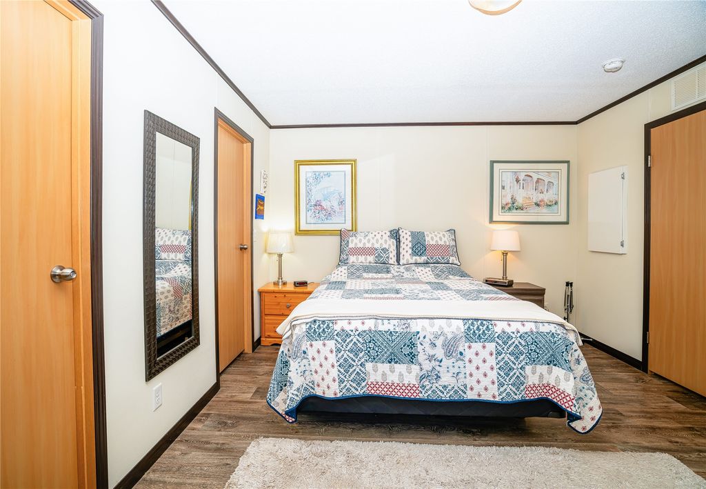 listing image 16510223236335526506