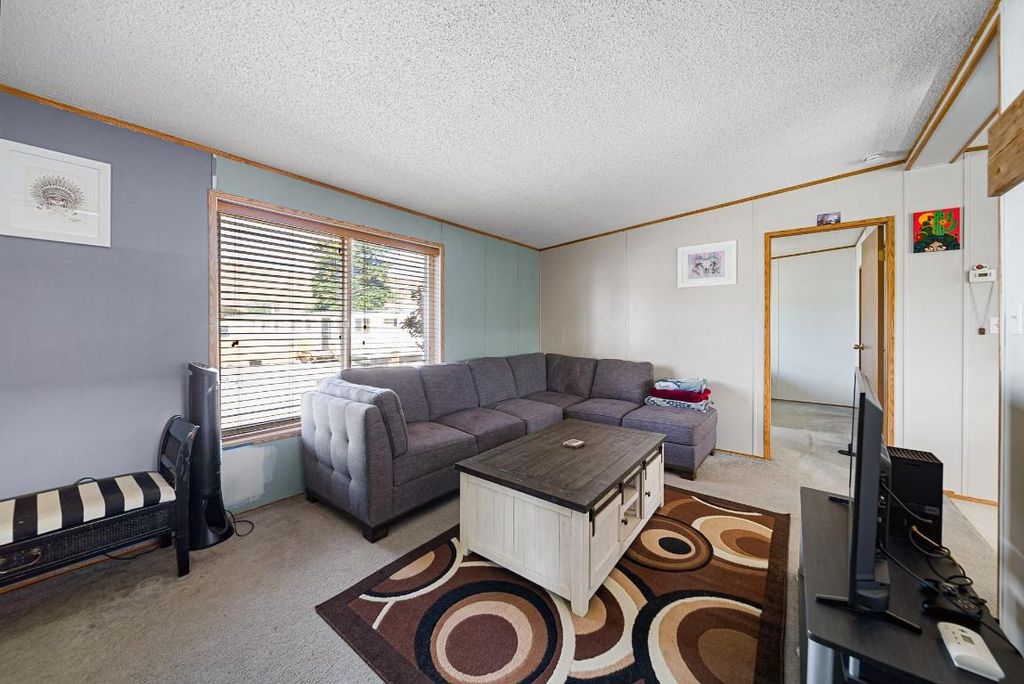 listing image 16513229252372981723