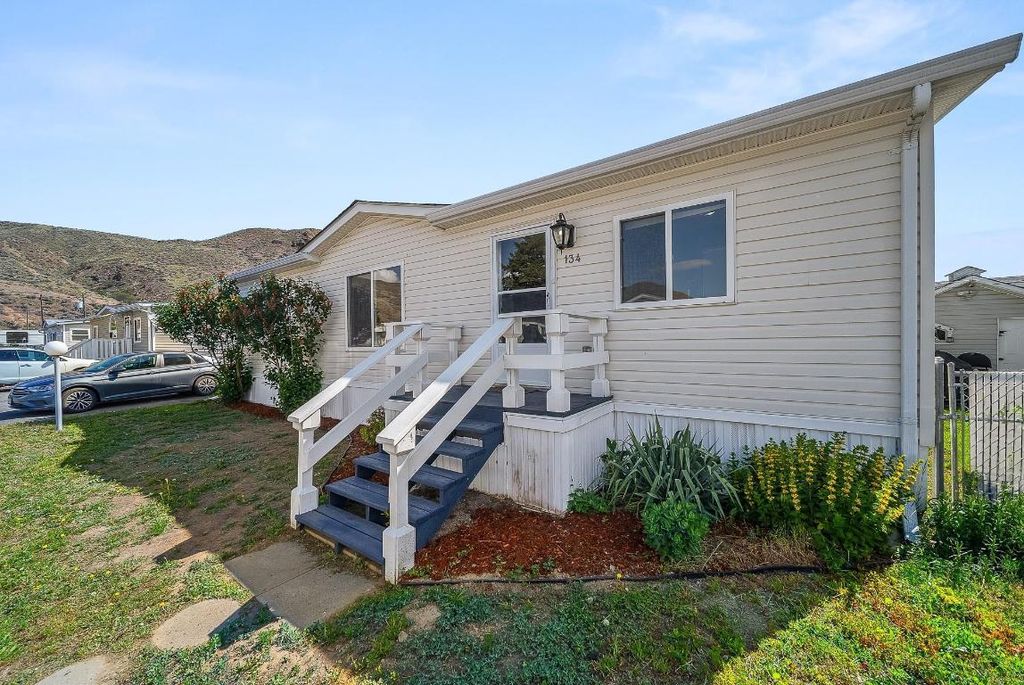 listing image 16515439185957418224