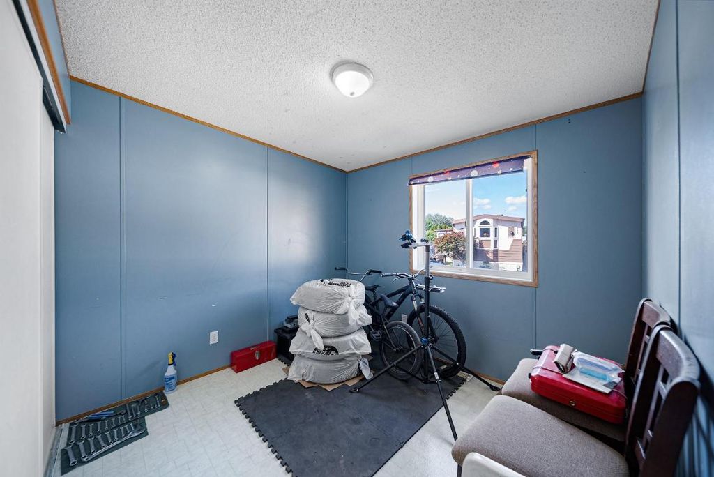 listing image 16518744599872991755