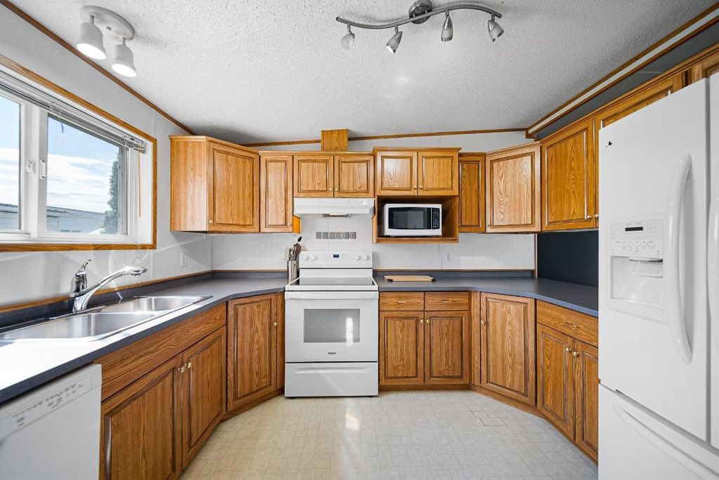 listing image 16515308023010818785