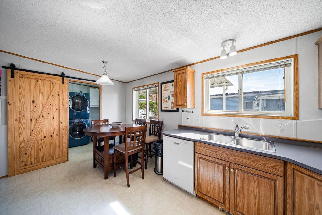 listing image 16516590034566573845