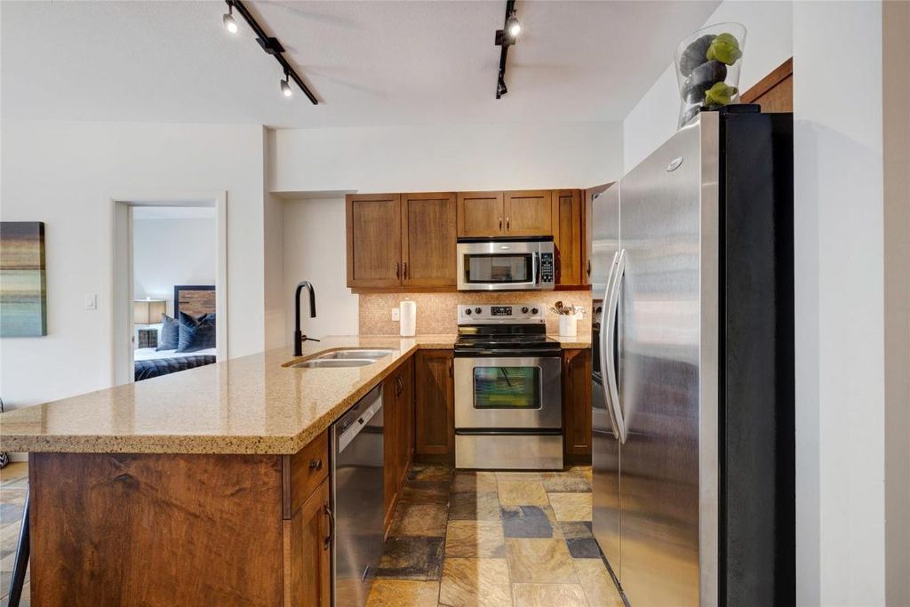 listing image 16514145316861154509