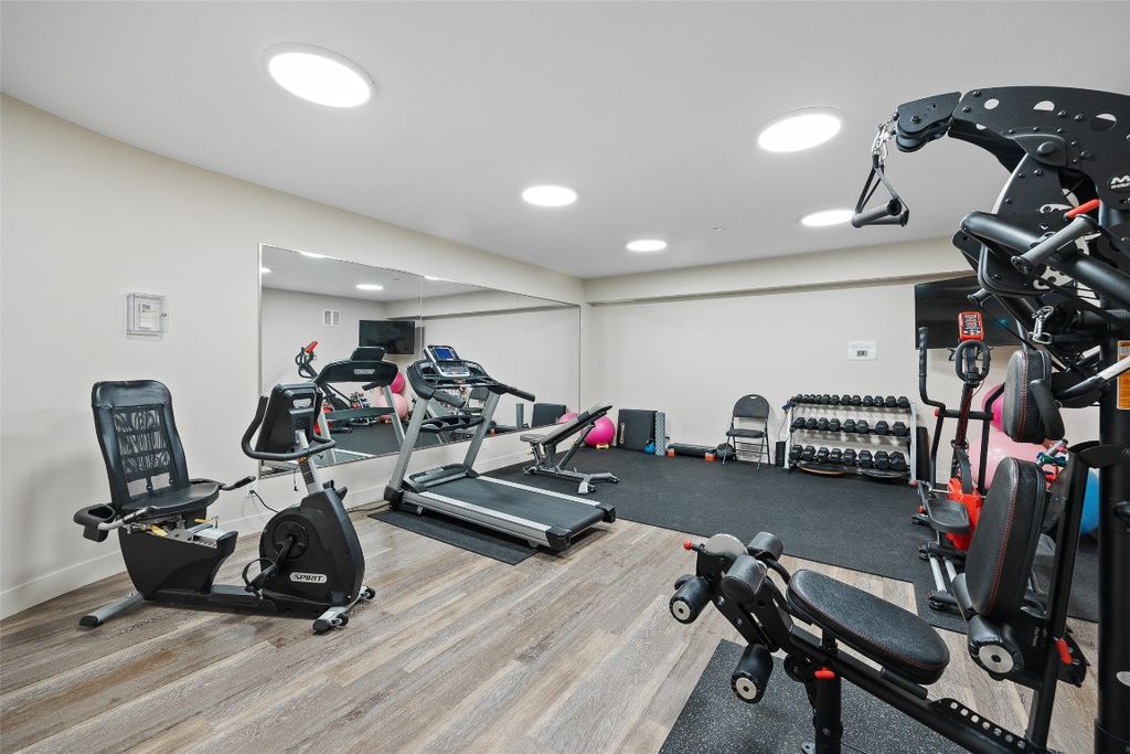 listing image 16514415190334359699