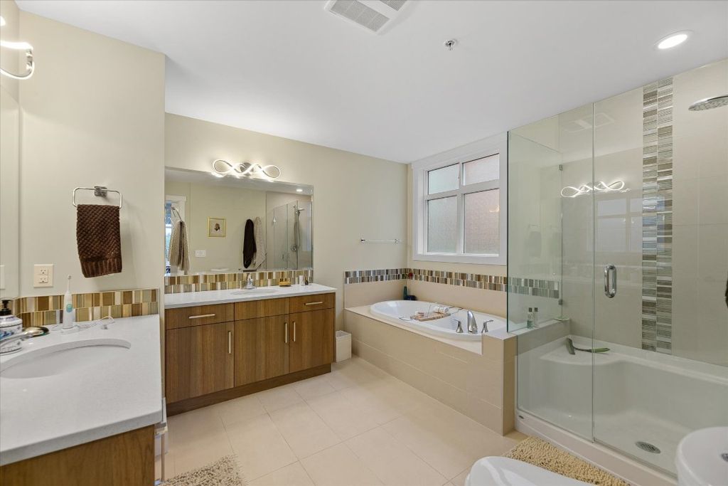 listing image 16515929548743032828