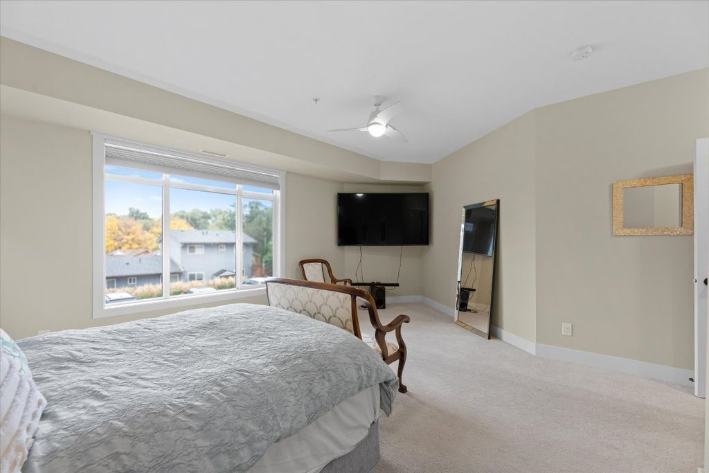 listing image 16515841837733951634