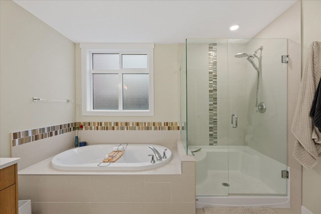 listing image 16517482412150459845