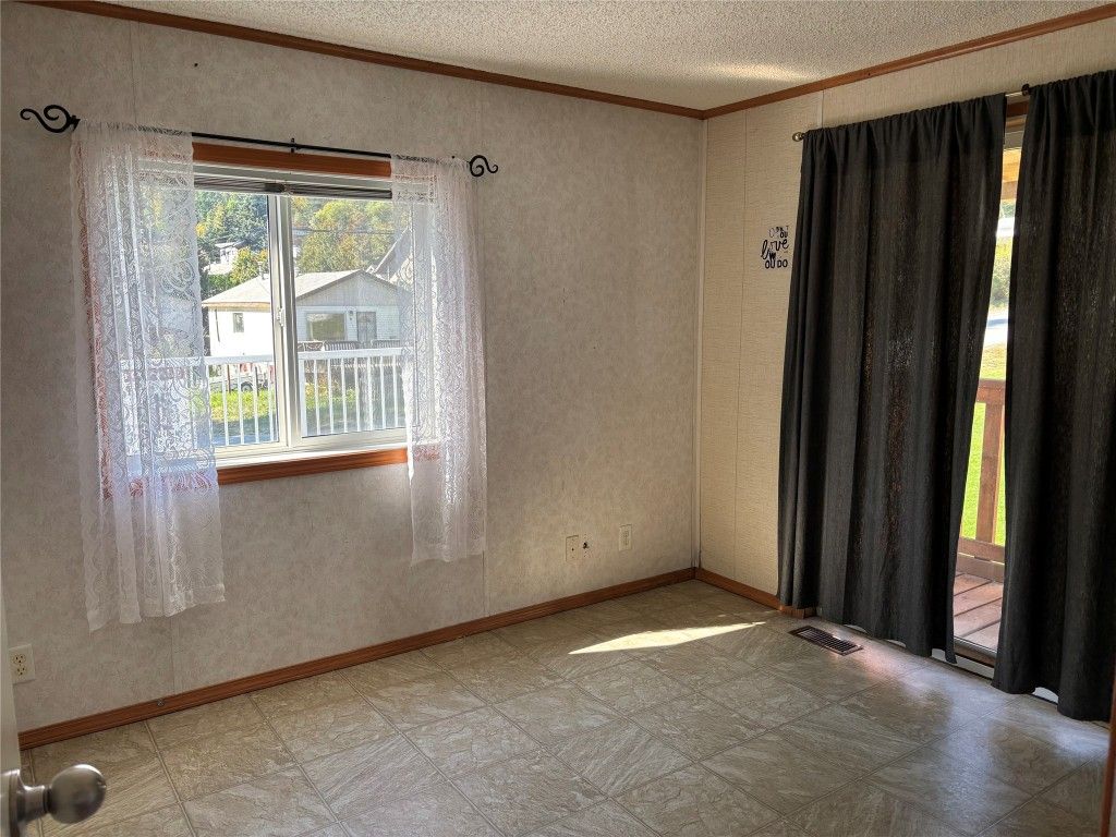 listing image 16519536513084106594