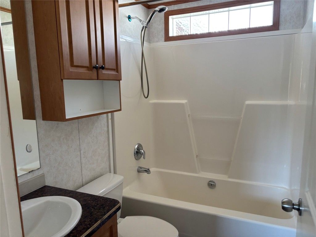 listing image 16512860391170552089