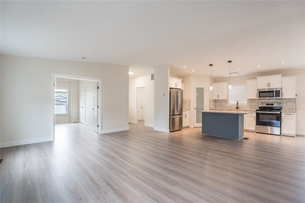 listing image 16518555869441377435