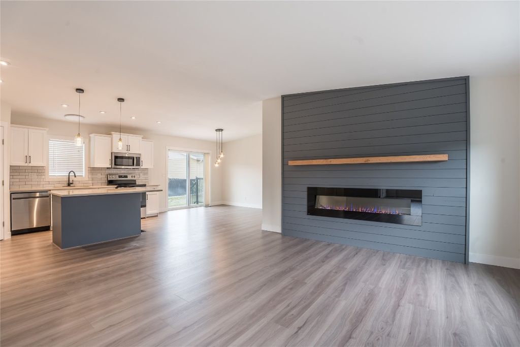 listing image 16513690656257233625