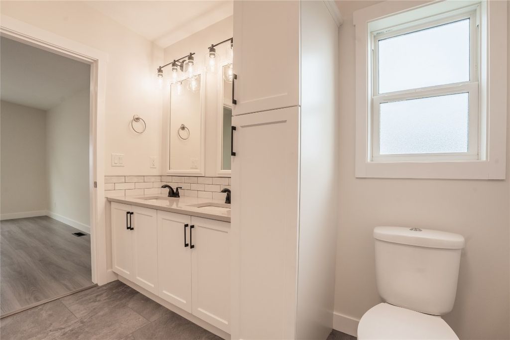 listing image 16517583371153771012